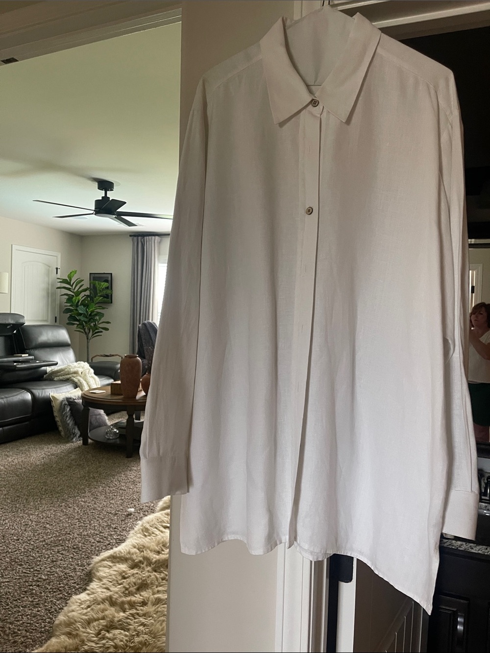 Linen White Button-Down Shirt
Like new. Valerie Stevens